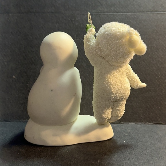 Department 56 Snowbabies Meet Me Under the Mistletoe Figurine - Picture 3 of 6